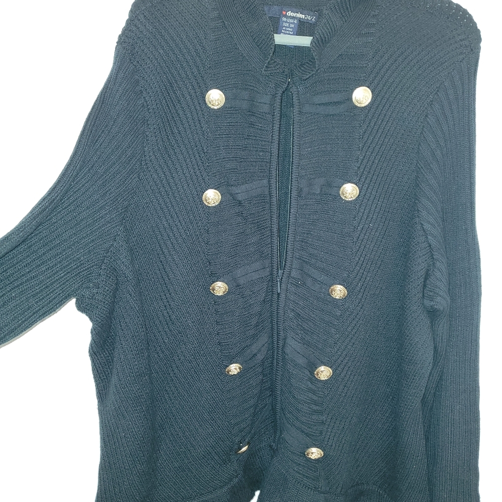 Black sweater/ zip front w/ gold button accents!